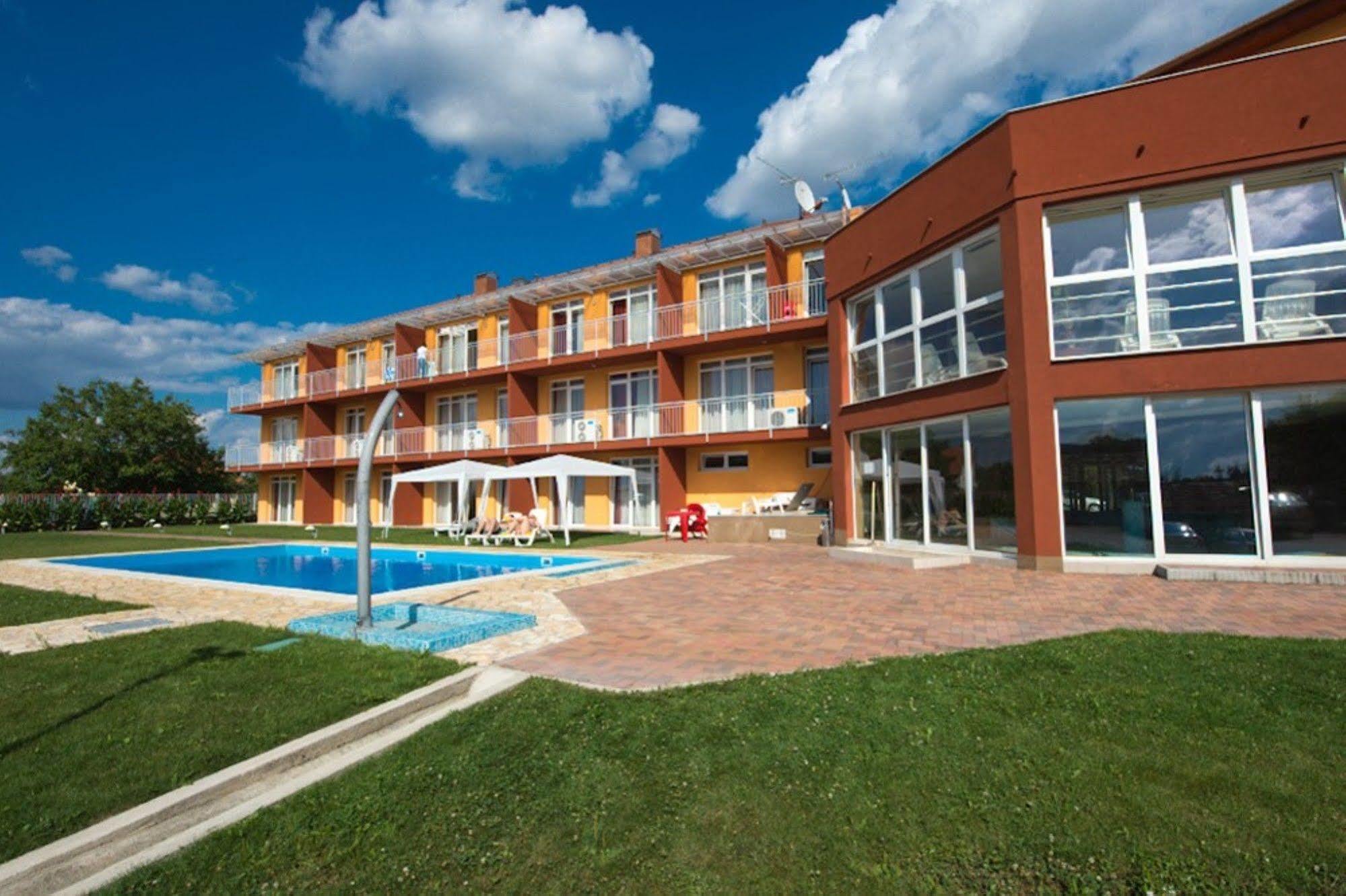 Kehida Family Resort Kehidakustány Eksteriør bilde